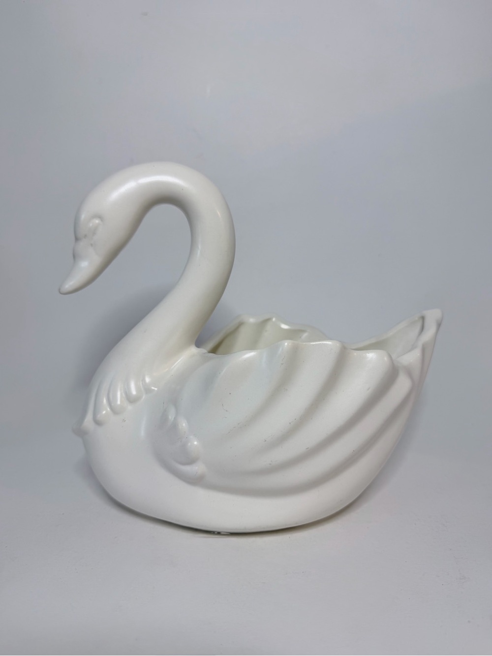 1950s Large Hull Pottery White Swan Planter #82